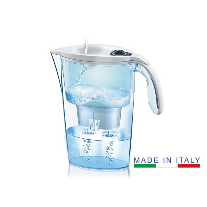 Laica J31-CC Bokal za filtriranje Stream Line kapaciteta 2,3 L (1,2l filtrirane vode) sa ergonomskom drškom, prilagođen da staje u vrata frižidera. Laica J31-CC Bokal za filtriranje Stream Line kapaciteta 2,3 L (1,2l filtrirane vode) sa ergonomskom drškom, prilagođen da staje u vrata frižidera.